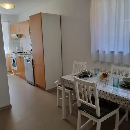 Pr Dolenc アパート